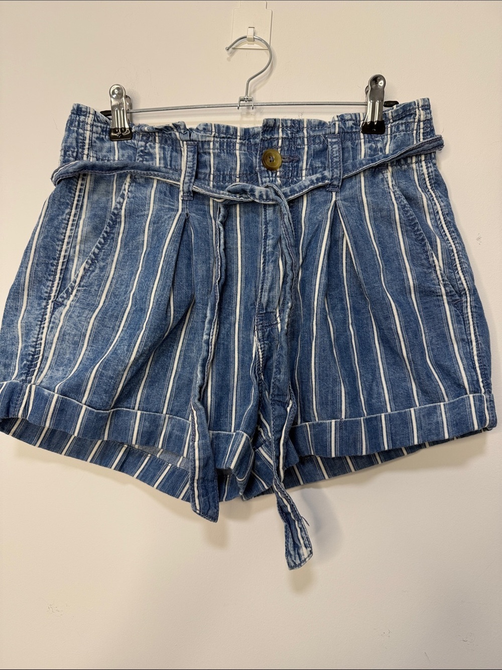 American Eagle Outfitters Blue and White Striped paper bag denim shorts size 2 - Picture 5 of 9